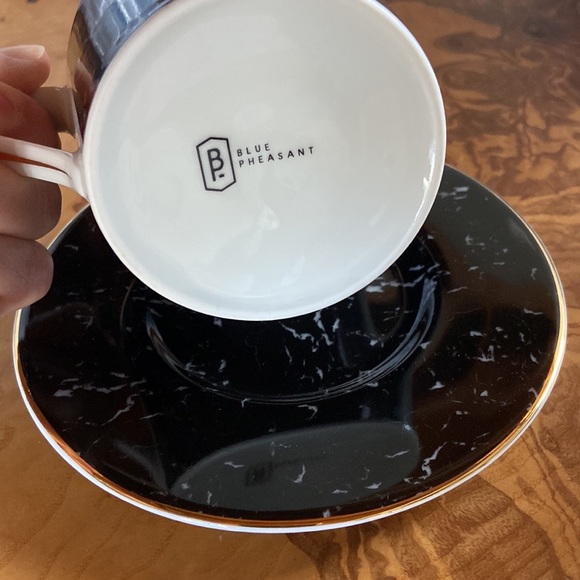 BLUE PHEASANT
24 Piece Porcelain Tableware Set - Picture 2 of 6